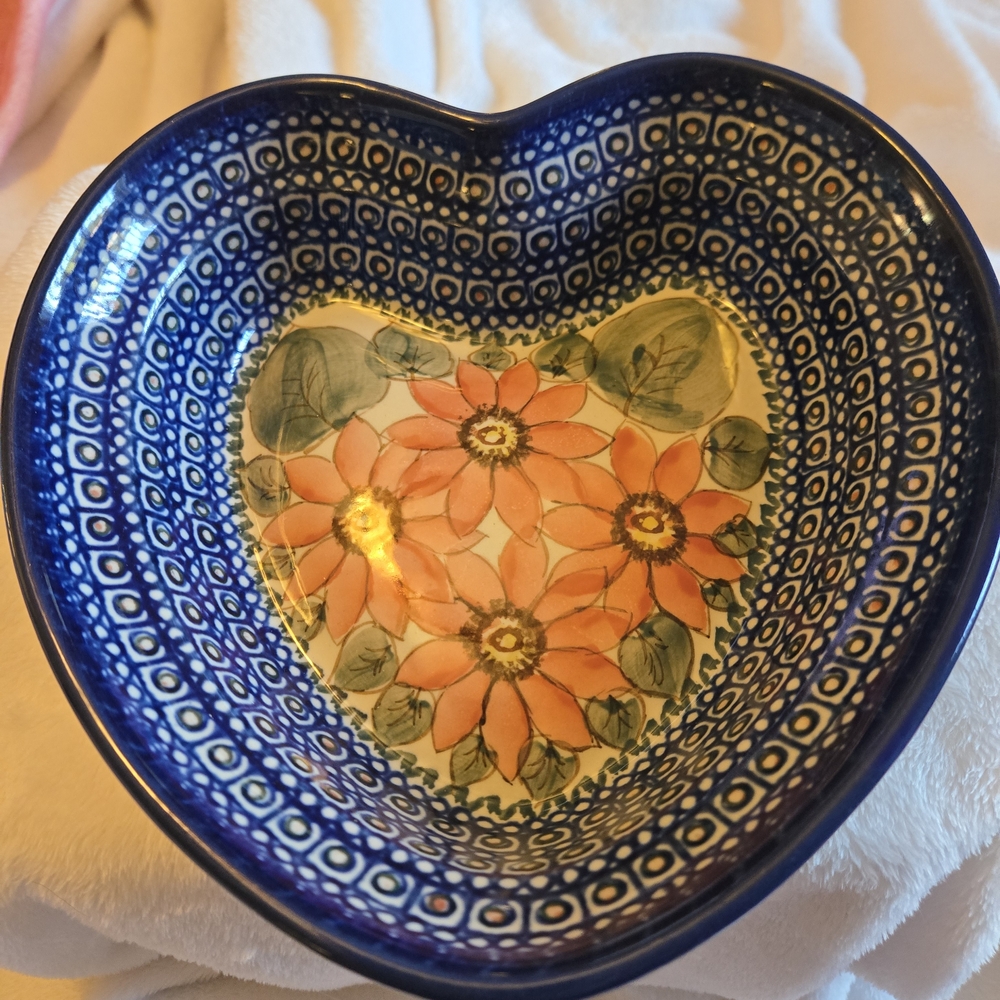 Vintage NWT Ceramic Heart Shaped Handcrafted& Painted Bowl 8×8 from Poland